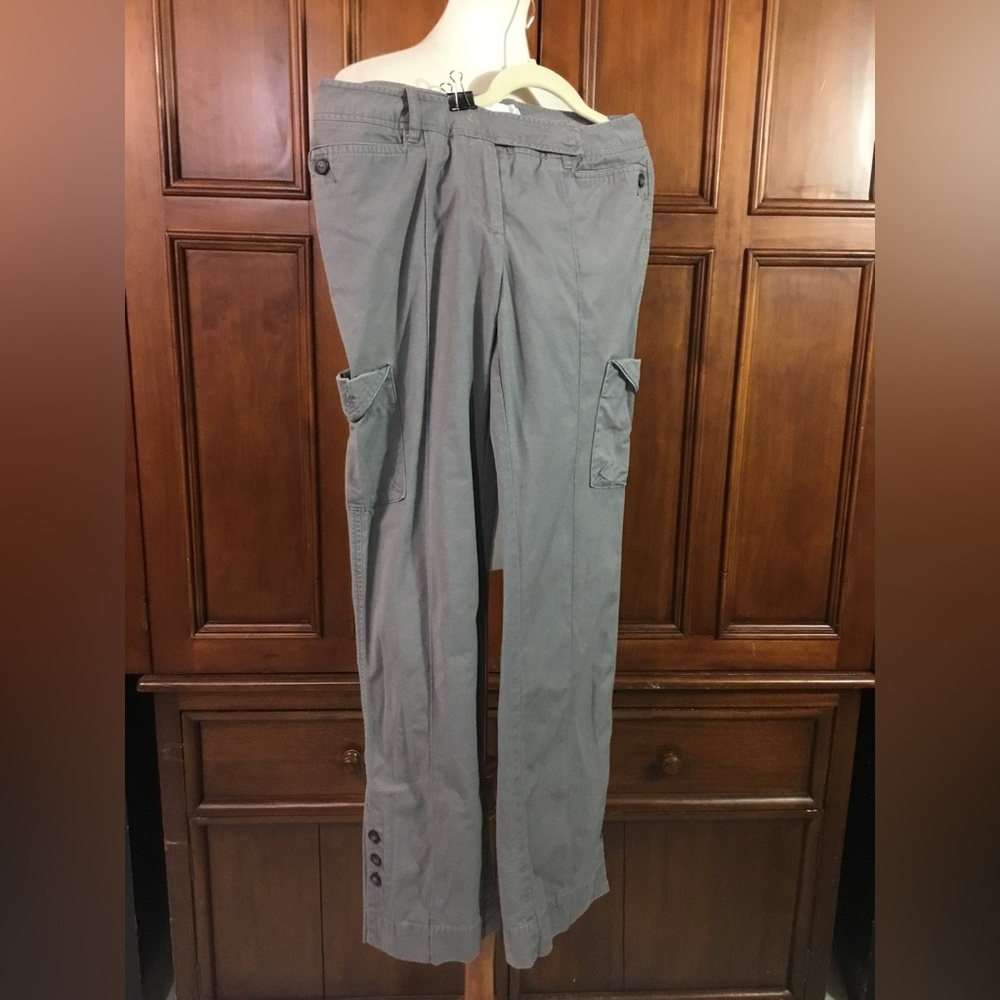 White House Black Market Women’s Size 6 Gray Cargo Type Pant Bootcut Button Acce